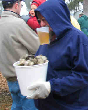 LCOysterFest-Carrying3