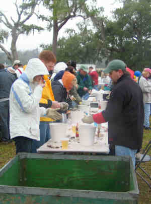 LCOysterFest-Shucking3