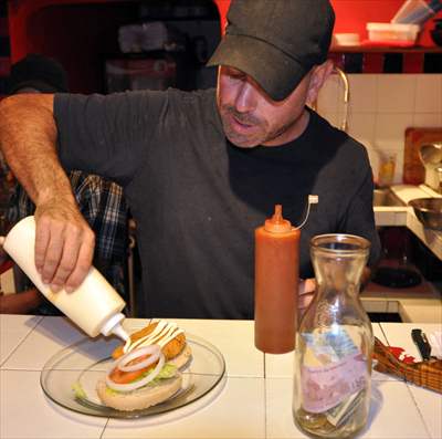 IslaMujeres2012-Bobos-SaucingChxSandwich